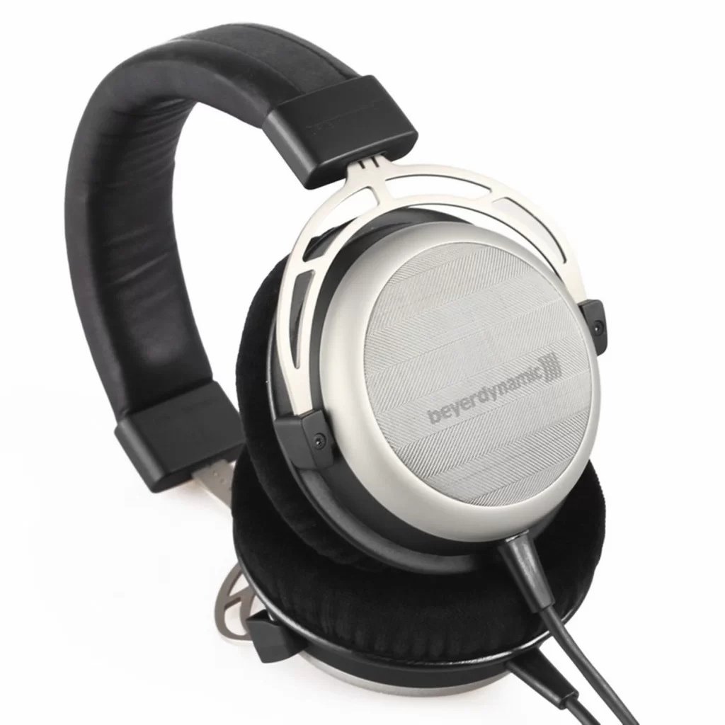 BEYERDYNAMIC T1.webp