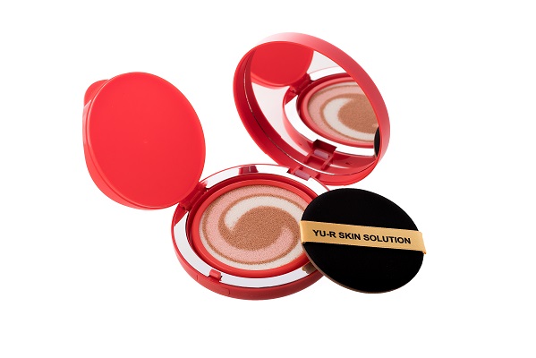 YU.R MOIST LAYER CUSHION